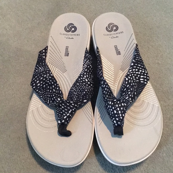 clarks cloudsteppers thongs